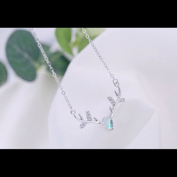 🌷 STERLING SILVER (925) CRYSTAL ANTLER NECKLACE - Picture 6 of 6